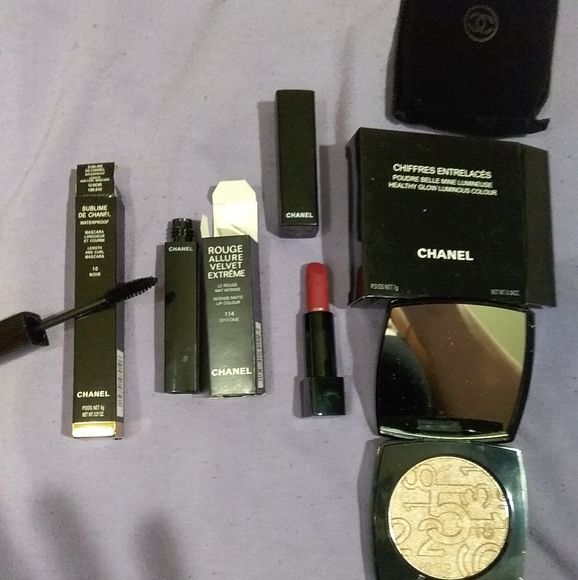 Chanel makeup set - Picture 1 of 5